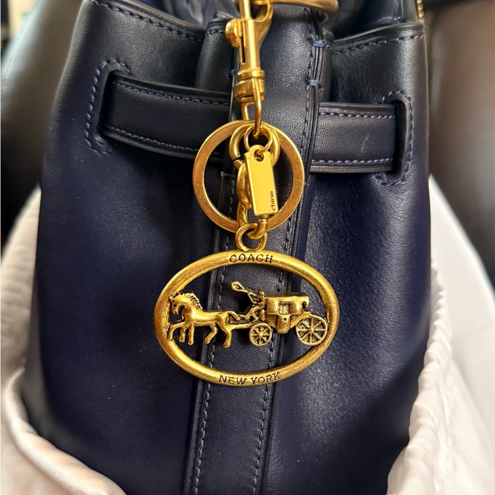 COACH Signature Horse & Carriage Bag Charm Gold Style 5397 Key Ring Holder - Picture 4 of 8